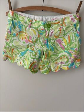 Lilly Pulitzer Scalloped Hem Floral Shorts - Lime Multi